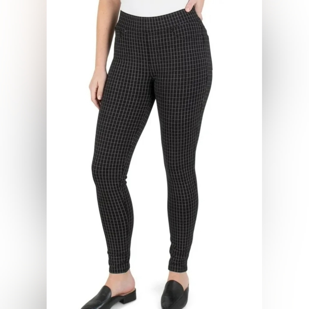Seven7 Women's Black and White Checkered Leggings